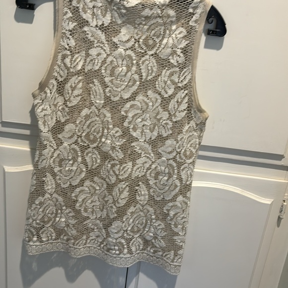 Dolce & Gabbana top lace with silk tip sleeve less beige size 42 Italian - Picture 3 of 6